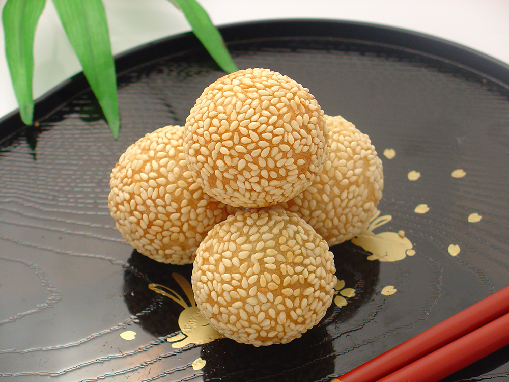 Sesame dumplings